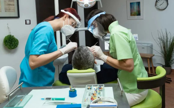 Általános fogászati kivizsgálás Általános fogászati kivizsgálás